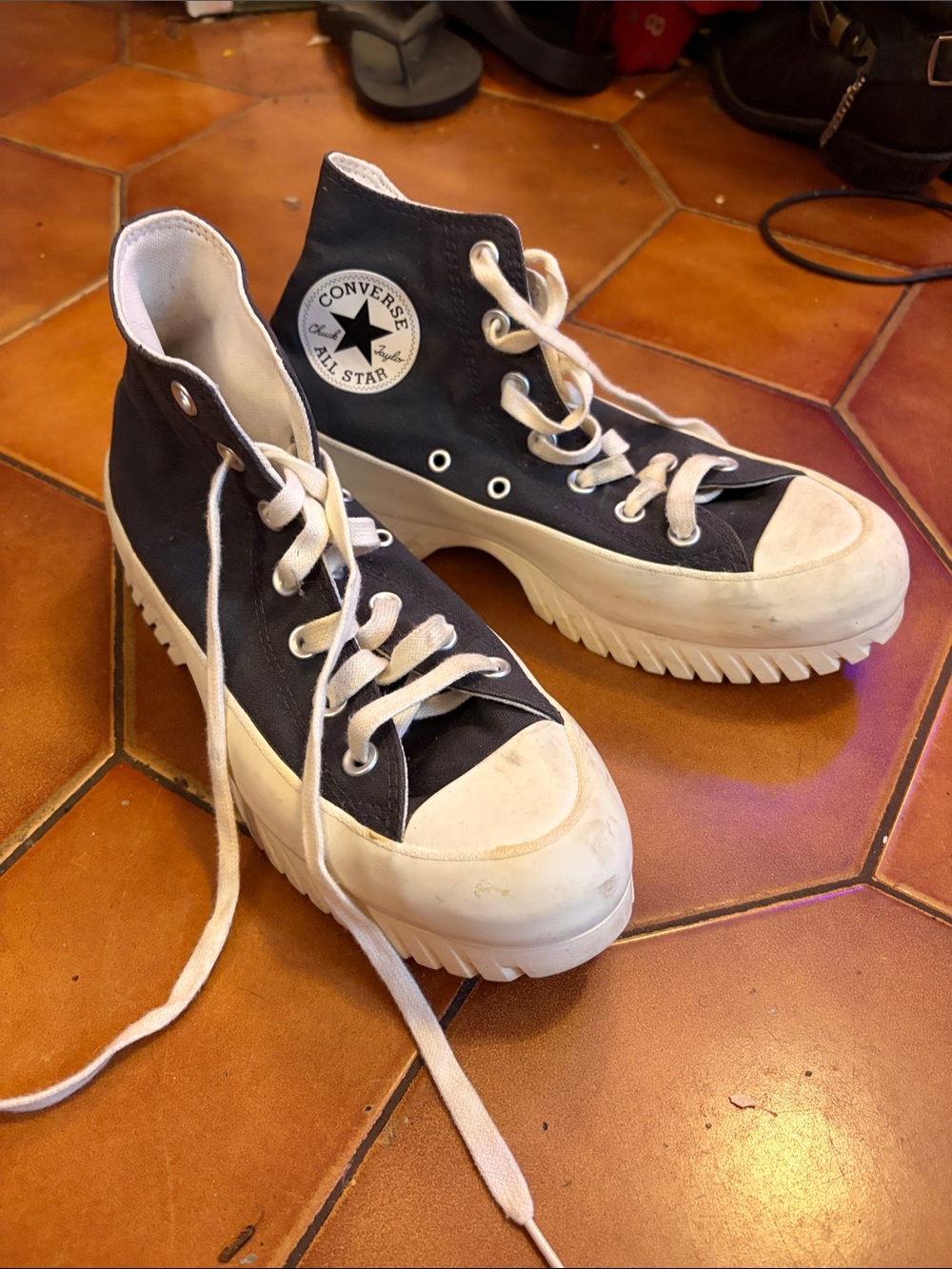 Converse Run Star Hike charcoal & White Platform High Top Sneakers